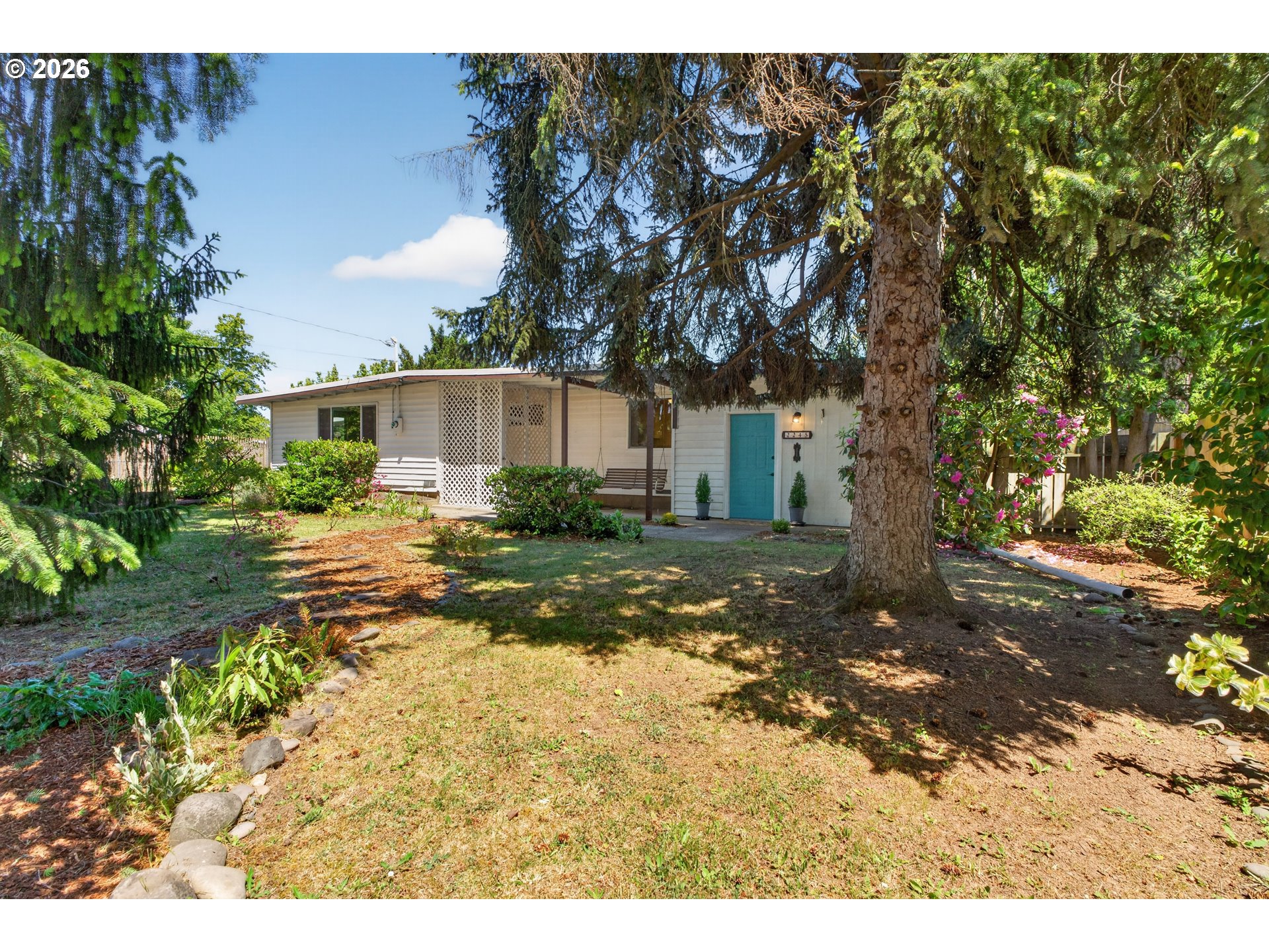 2245 Devos Street Eugene, OR 97402 - Photo 3 of 48