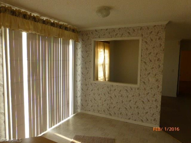 1039 Kayla Ridge Road Walnut Cove, NC 27052 - Photo 7 of 15 Dining Area