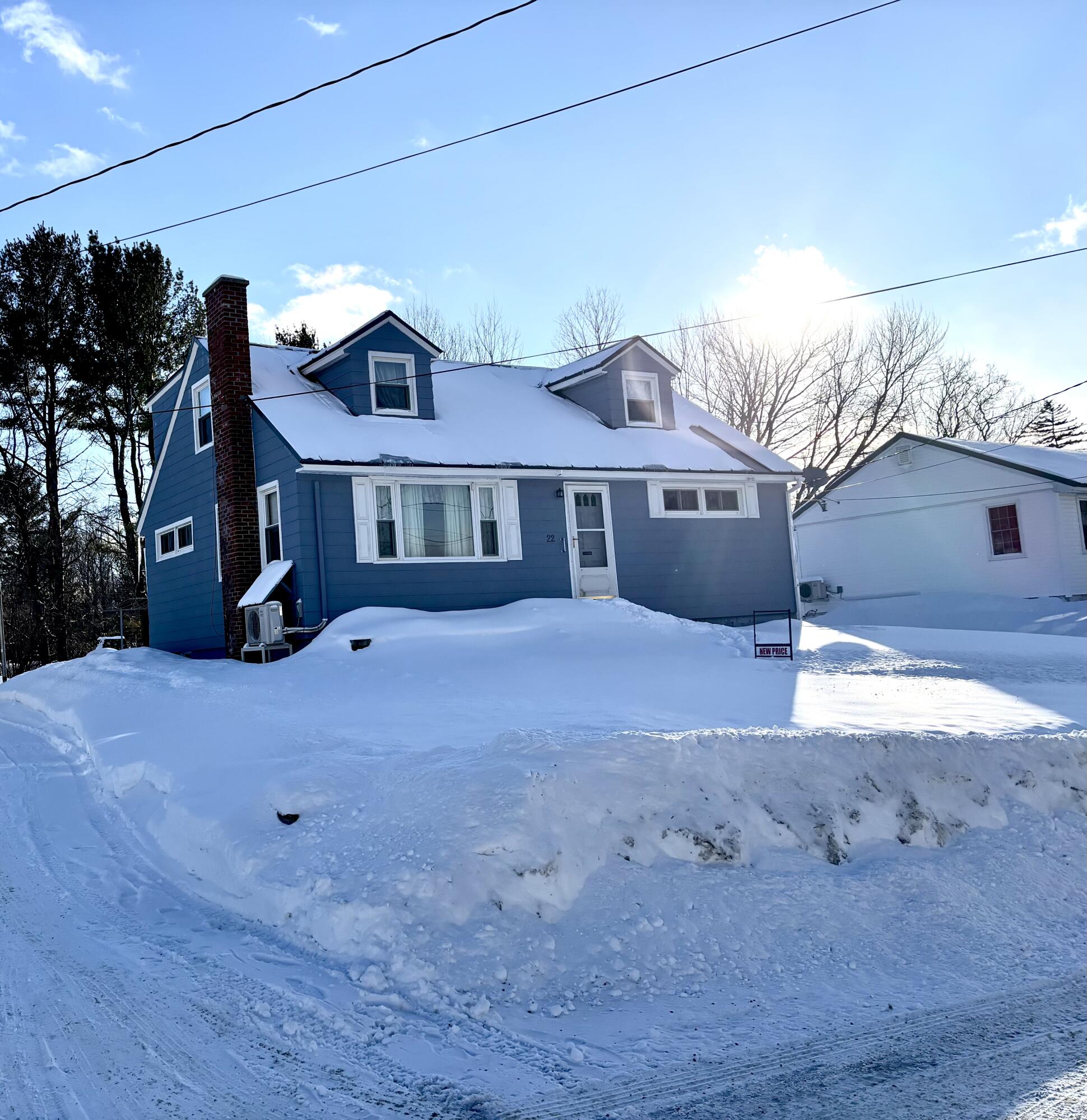 22 Colony Place Millinocket, ME 04462 - Photo 3 of 39 IMG_5227