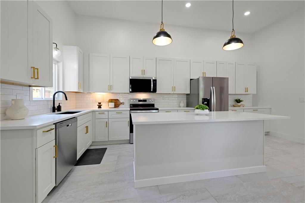 9901 Countryside Road Lenexa, KS 66215 - Photo 14 of 38 Gallery Image 14