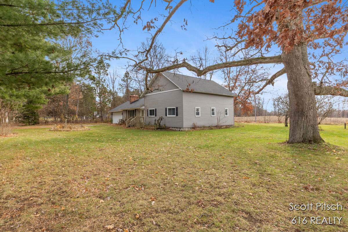 742 Miller Road Plainwell, MI 49080 - Photo 5 of 39 IMG_1004