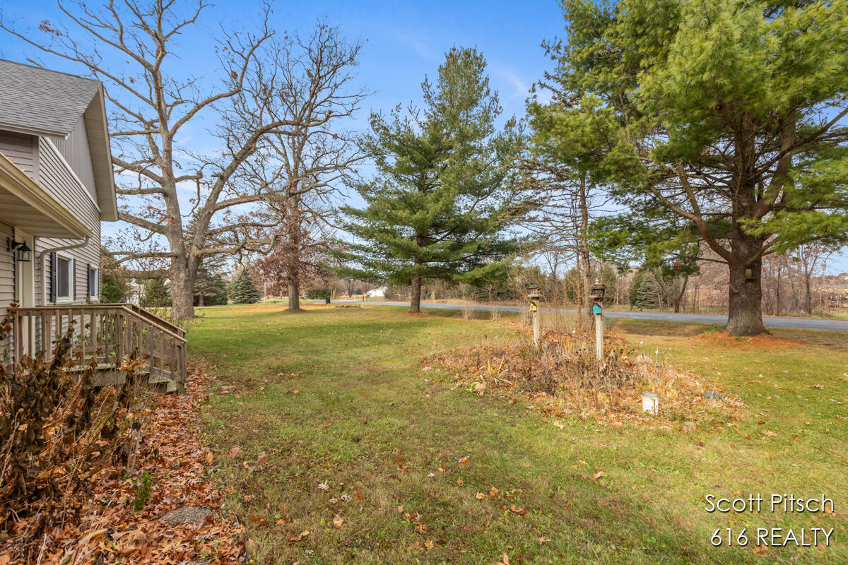 742 Miller Road Plainwell, MI 49080 - Photo 6 of 39 IMG_1005