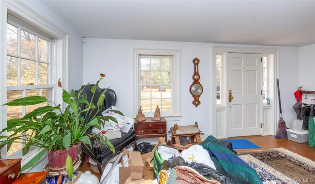 a view of a livingroom with furniture
