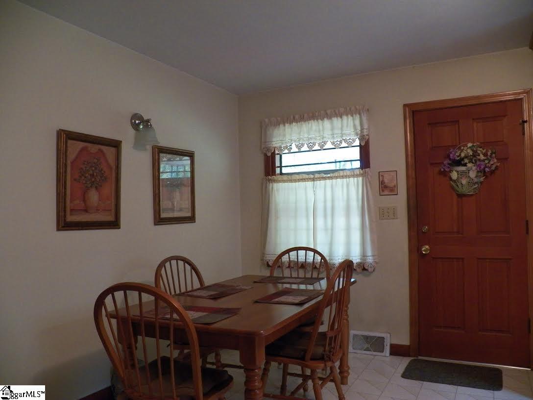 508 Tryon Street Greer, SC 29651 - Photo 5 of 13