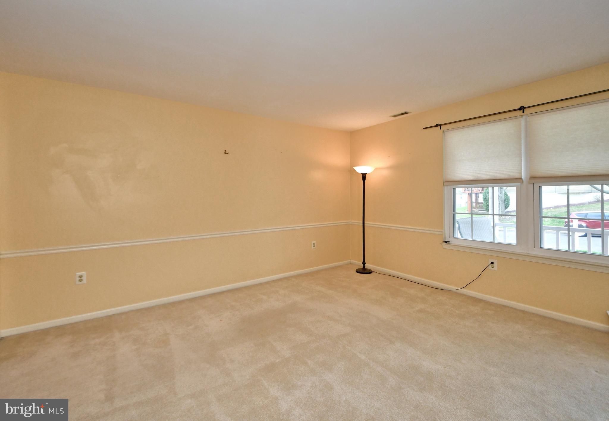 37 South Timber Road Southampton, PA 18966 - Photo 12 of 55 living room