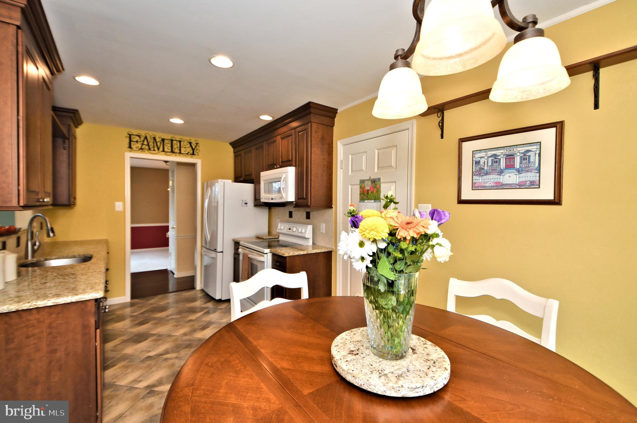 37 South Timber Road Southampton, PA 18966 - Photo 21 of 55 eat in kitchen