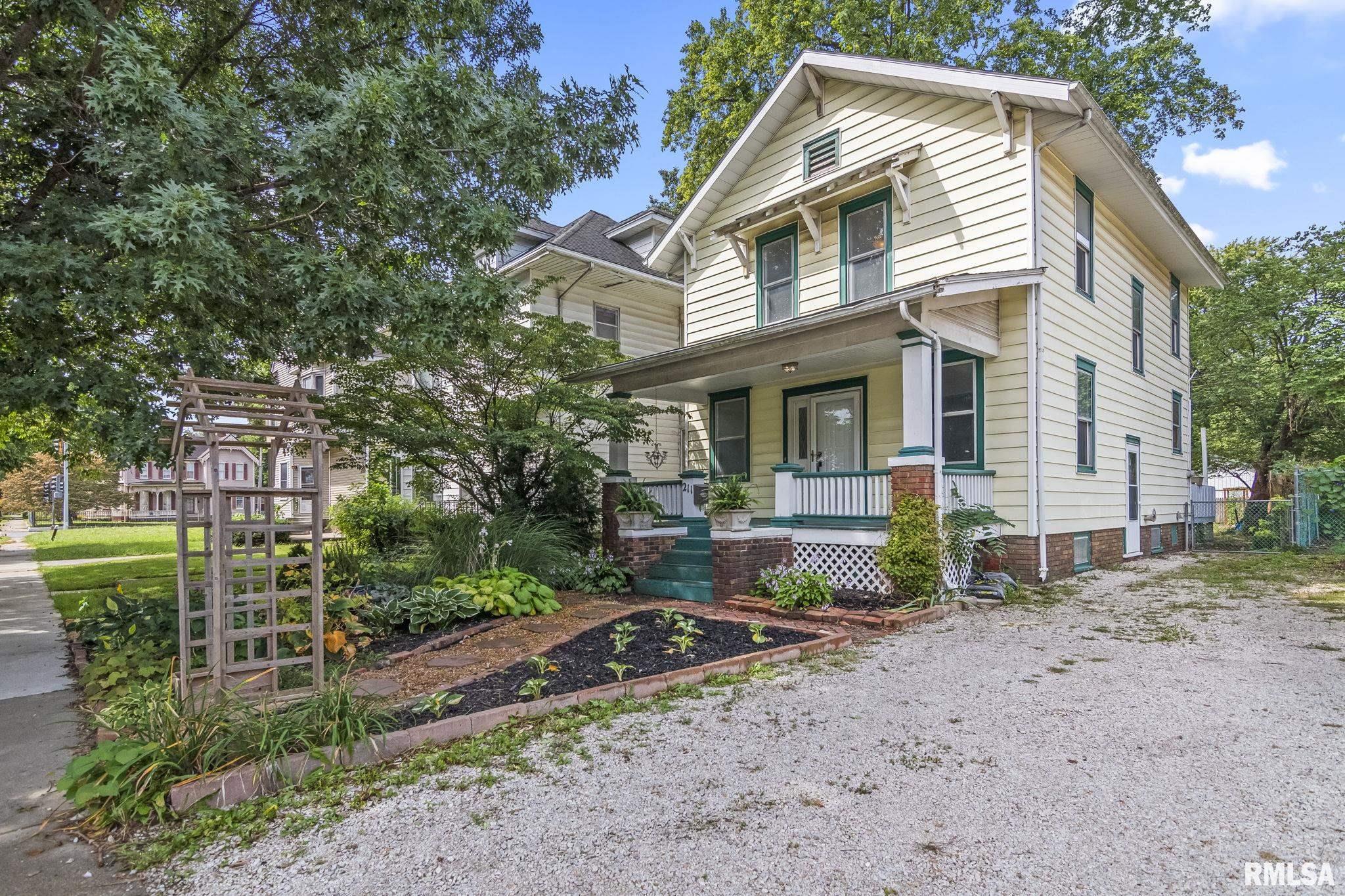 211 South Walnut Street Springfield, IL 62704 - Photo 1 of 38
