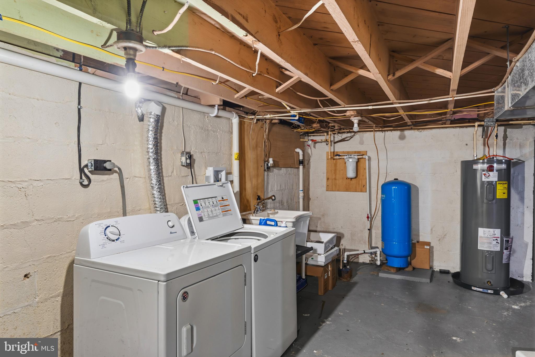 28733 Ridge Road Mount Airy, MD 21771 - Photo 65 of 97 Laundry