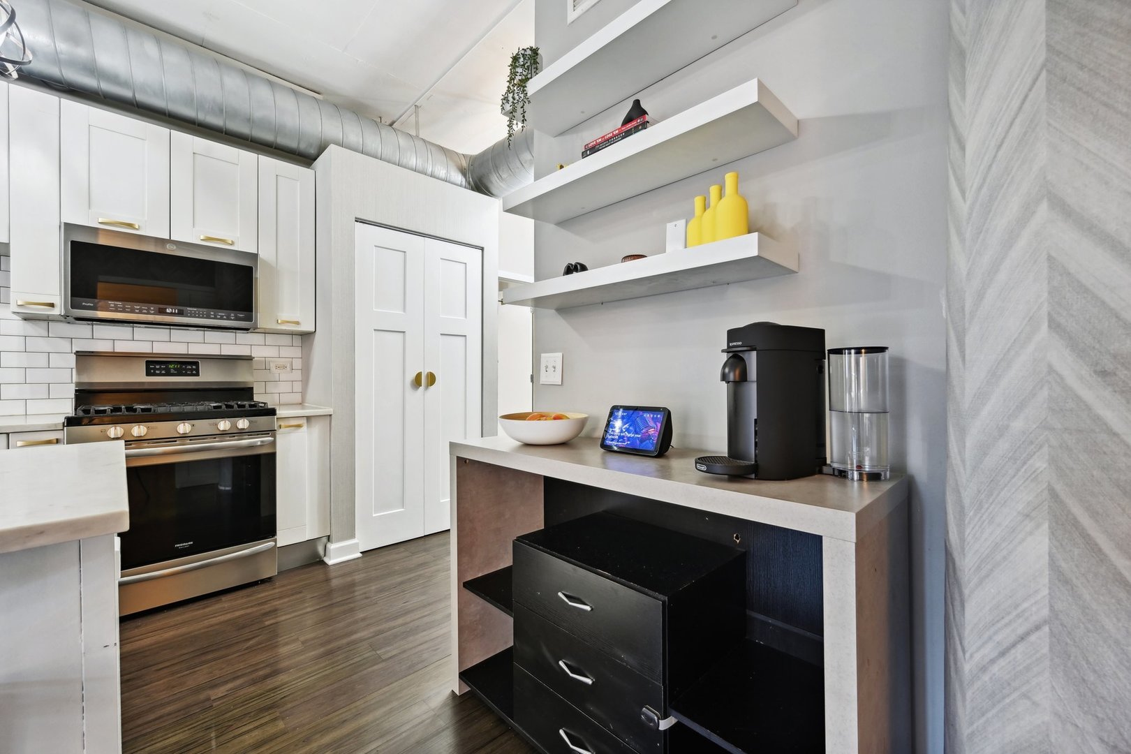 111 South Morgan Street, Unit 425 Chicago, IL 60607 - Photo 19 of 47 Gallery Image 19