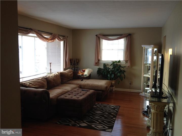 4 Walden Road Marlton, NJ 08053 - Photo 6 of 10 Living Room