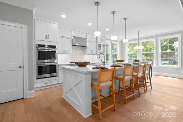 $1,475,000 | 6910 Providence Lane West, Charlotte, NC 28226