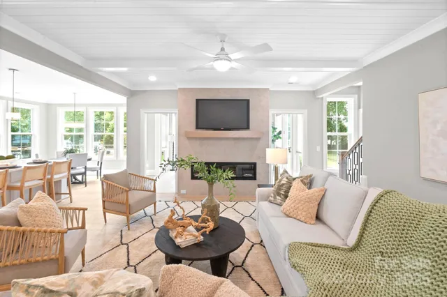 $1,475,000 | 6910 Providence Lane West, Charlotte, NC 28226