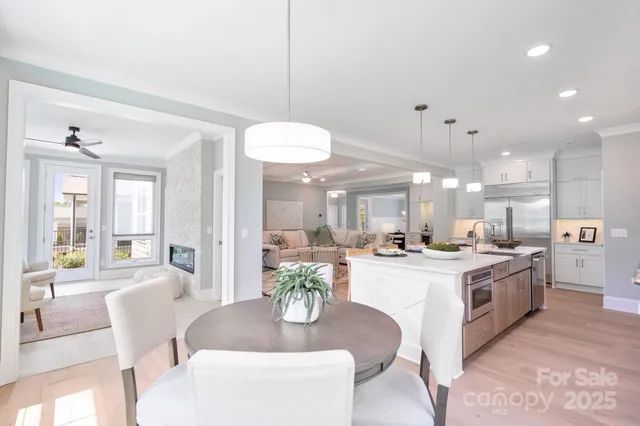 $1,475,000 | 6910 Providence Lane West, Charlotte, NC 28226