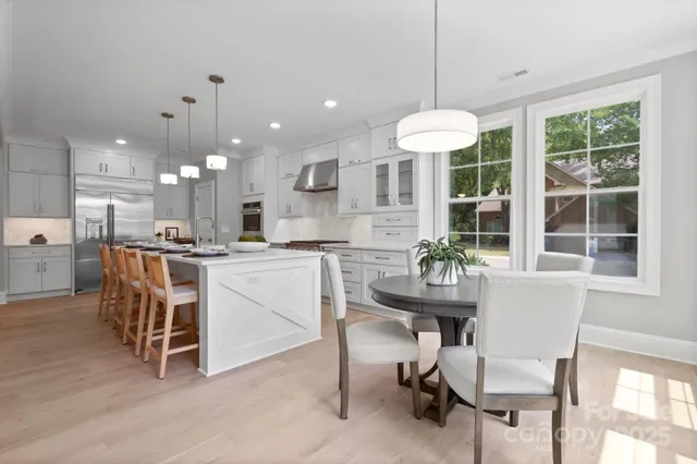 $1,475,000 | 6910 Providence Lane West, Charlotte, NC 28226