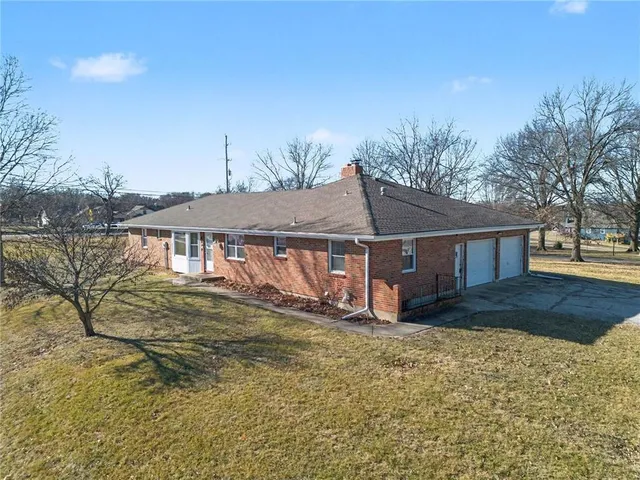 $499,900 | 6640 Pflumm Road, Shawnee, KS 66216