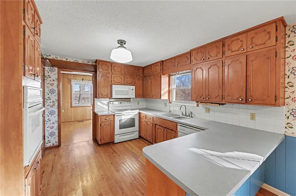 6640 Pflumm Road Shawnee, KS 66216 - Photo 7 of 32