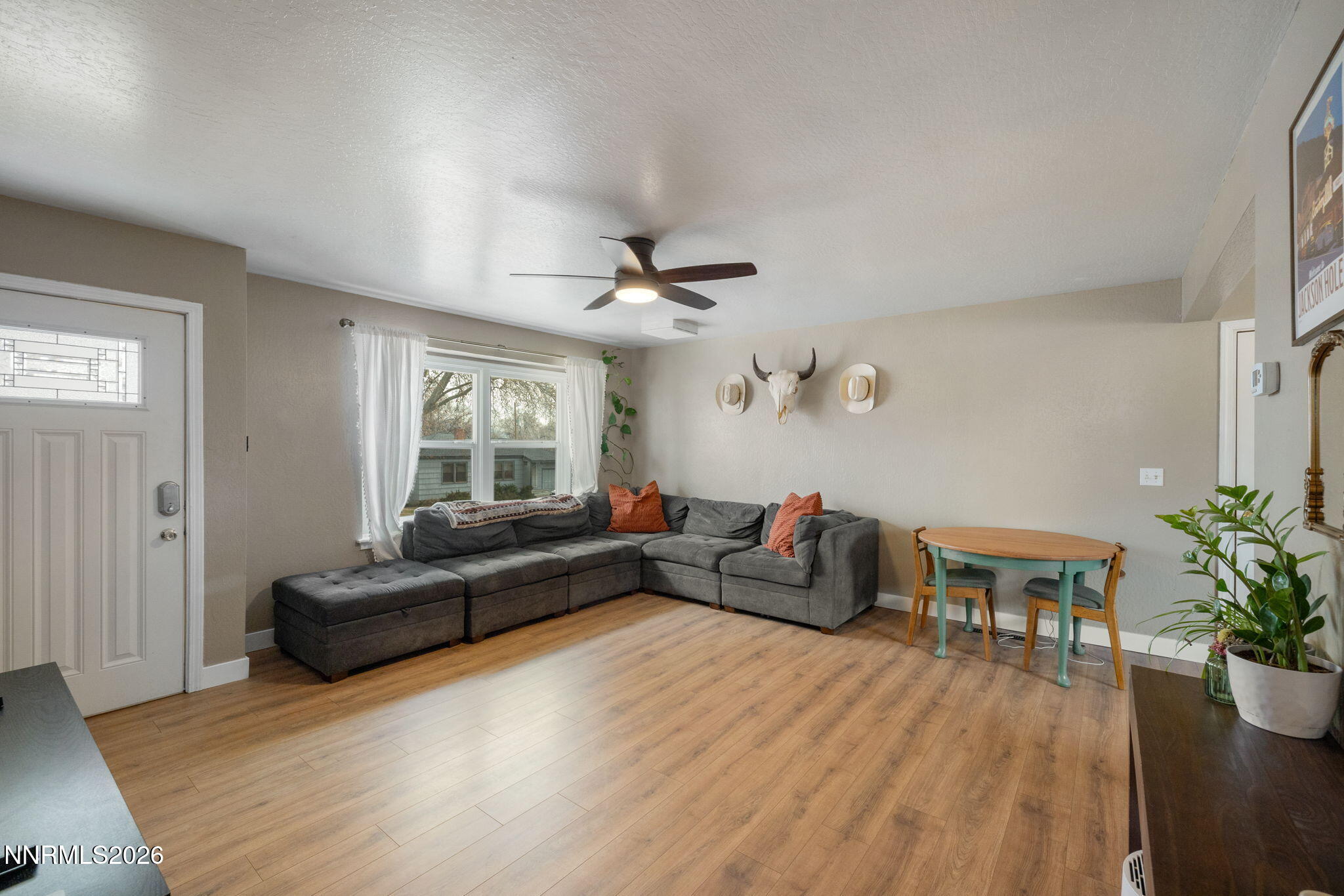 285 Bartlett Street Reno, NV 89512 - Photo 6 of 20 14-web-or-mls-IMG_7946