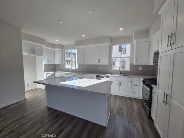 $4,100 | 2137 Cumberland Lane, Pomona, CA 91766