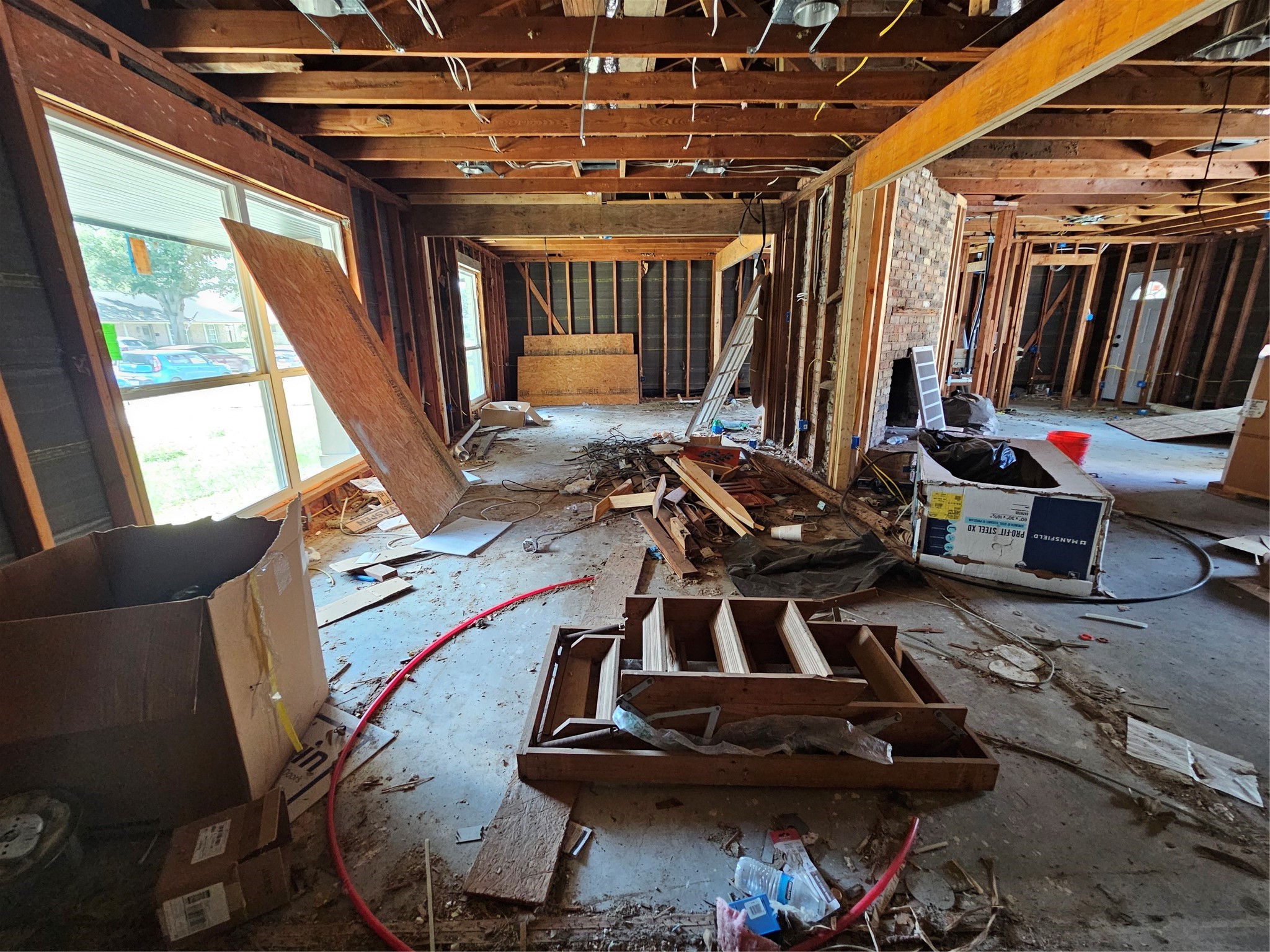 5706 Rutherglenn Drive Houston, TX 77096 - Photo 9 of 45 a room with gym equipment