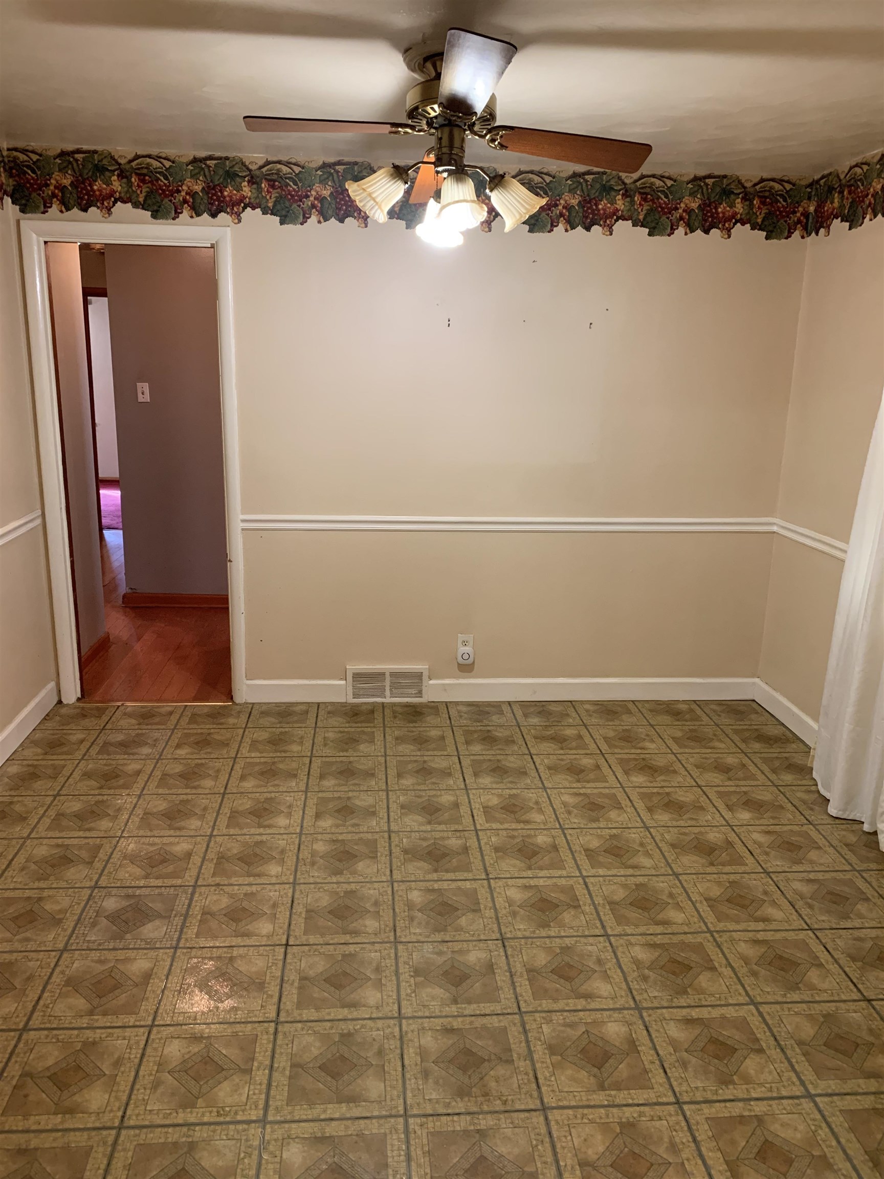4412 Millbranch Road Memphis, TN 38116 - Photo 6 of 15 a view of a closet