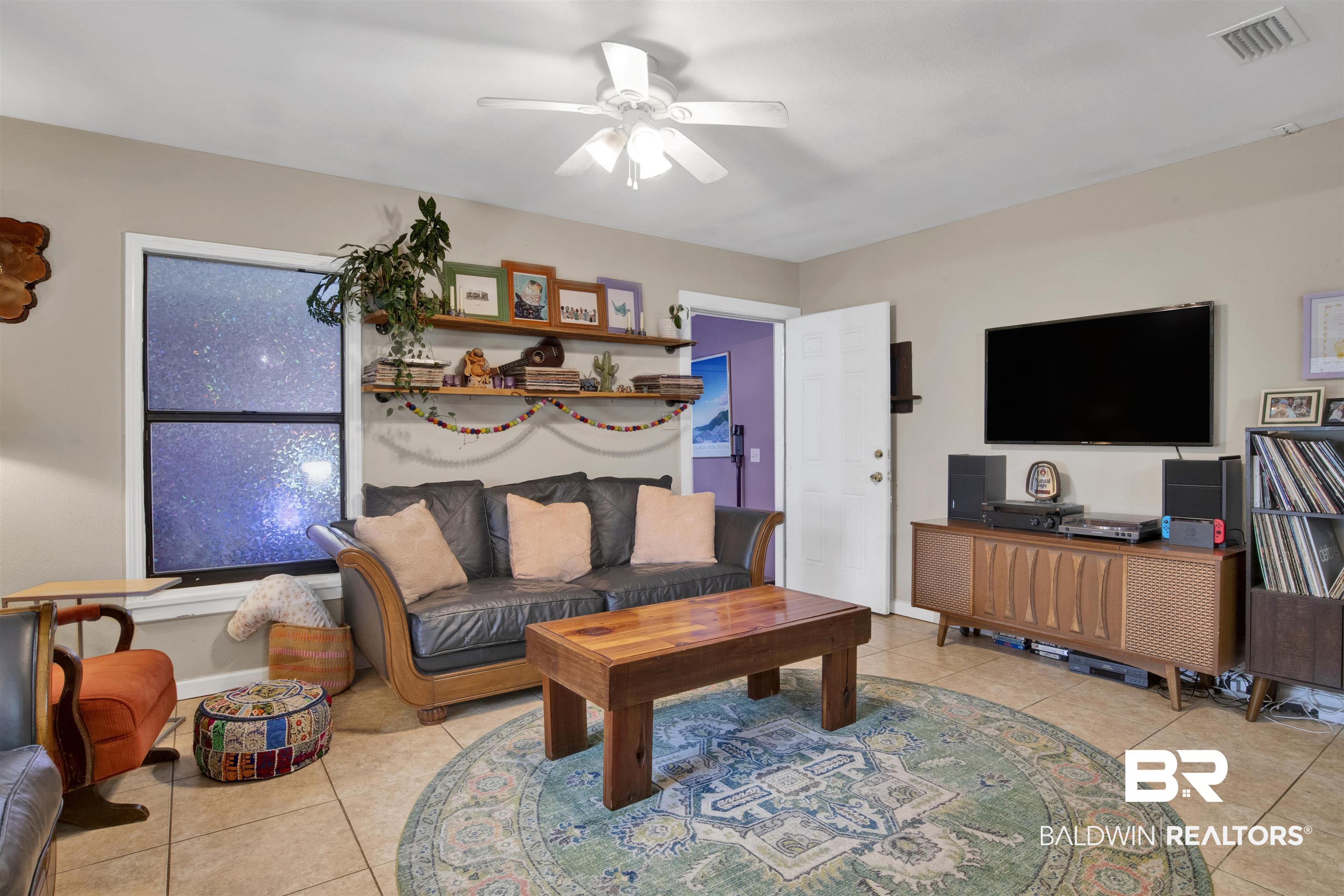 1100 North Pine Street Foley, AL 36535 - Photo 6 of 30 Living room