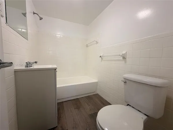 $2,000 | 143 Southwest 9th Street, Unit 105, Miami, FL 33130