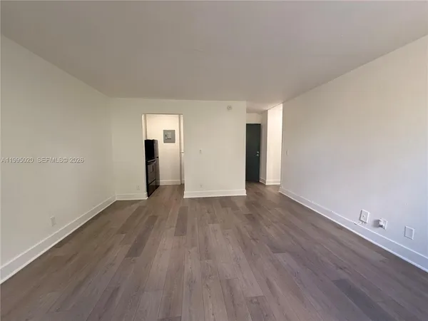 $2,000 | 143 Southwest 9th Street, Unit 105, Miami, FL 33130
