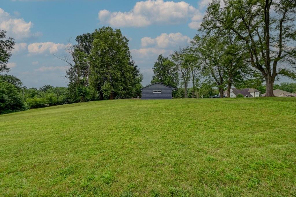 4407 South Phelps Road Independence, MO 64055 - Photo 10 of 32