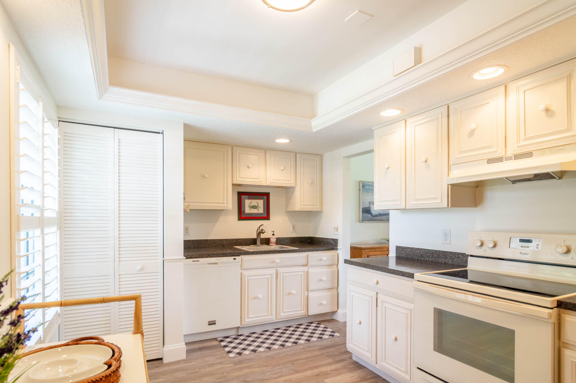 9259 Southeast Riverfront Terrace, Unit L Tequesta, FL 33469 - Photo 8 of 27 _IMG0012