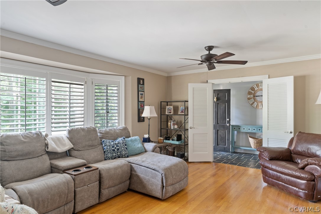 4430 Croatan Road Richmond, VA 23235 - Photo 5 of 44 a living room with furniture and a large window