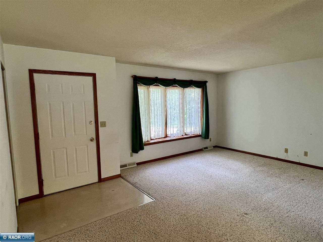3975 Dillon Road Hibbing, MN 55746 - Photo 14 of 35 Gallery Image 14