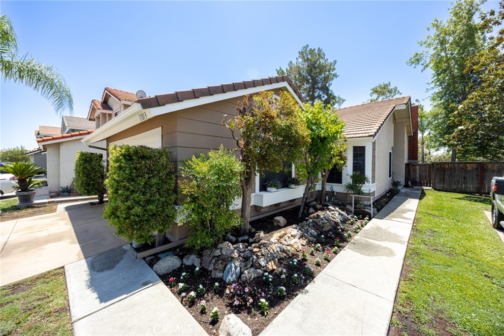 11013 Shaw Street Rancho Cucamonga, CA 91701 - Photo 7 of 32