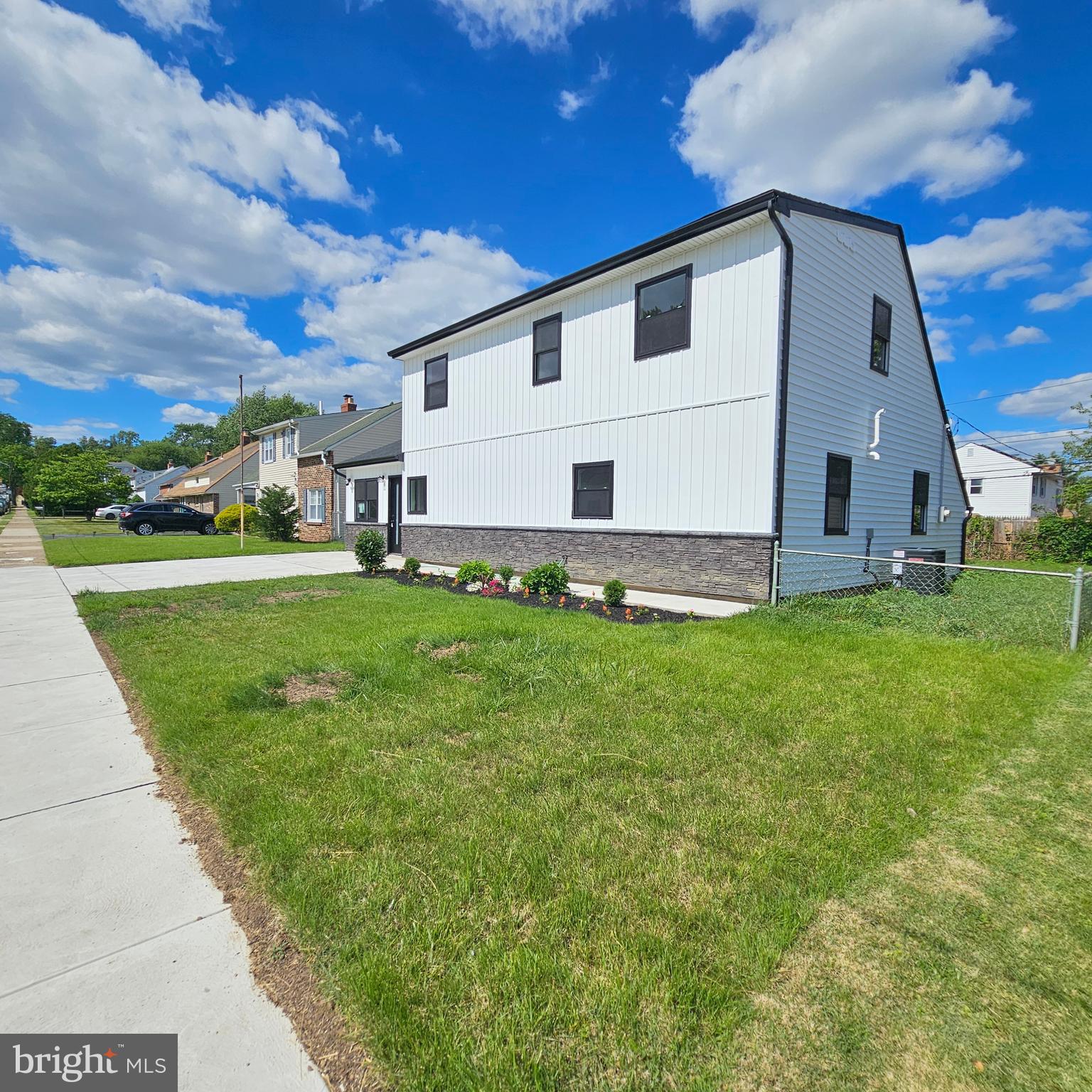 9215 Andover Road Philadelphia, PA 19114 - Photo 2 of 28