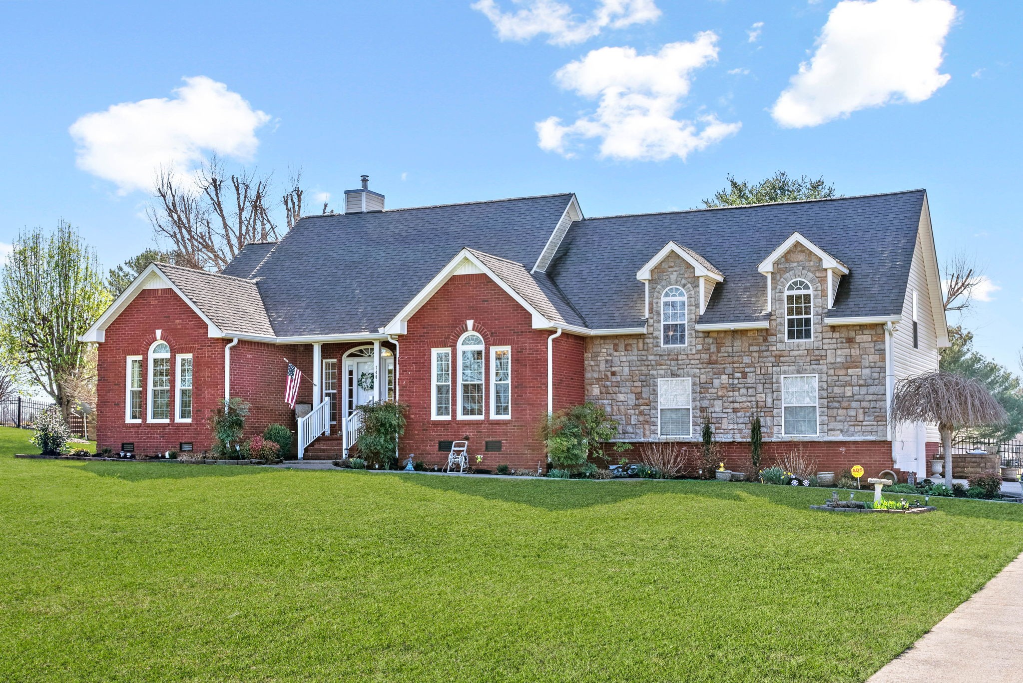 740 Dixie Bee Road Clarksville, TN 37043 - Photo 4 of 58 Gallery Image 4