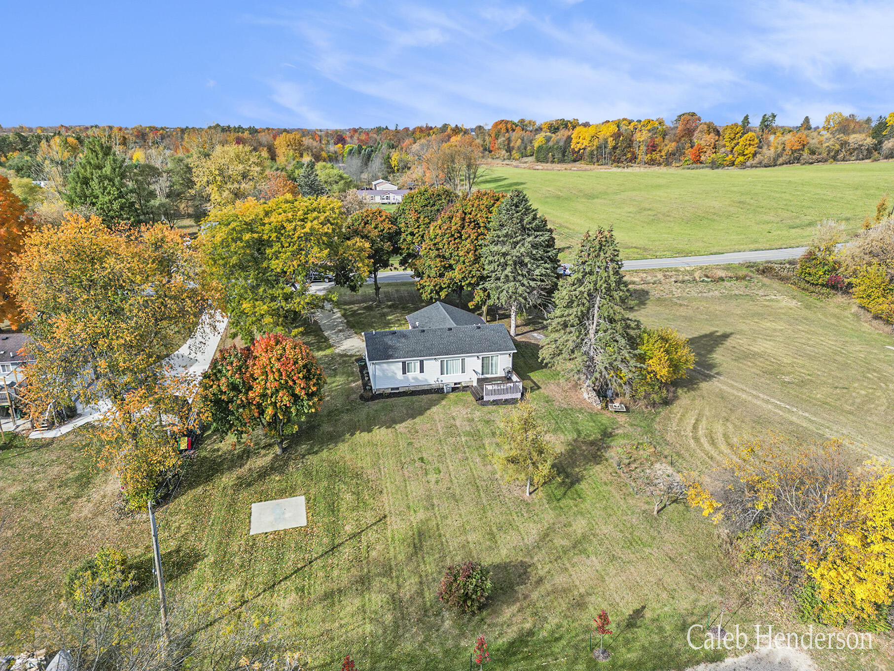 1640 North Kohler Road Trufant, MI 49347 - Photo 3 of 29 dji_fly_20241022_112200_554_172962844801