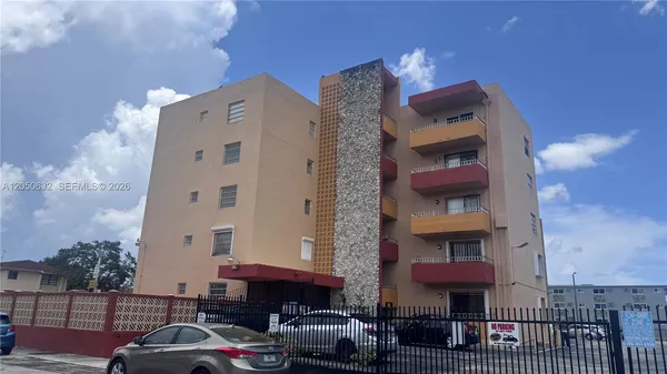 $1,950 | 6090 West Flagler Street, Unit 107, Miami, FL 33144
