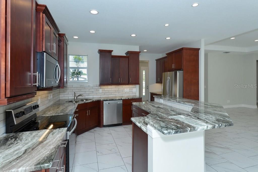 1033 Horizon Road Venice, FL 34293 - Photo 8 of 25 Gallery Image 8