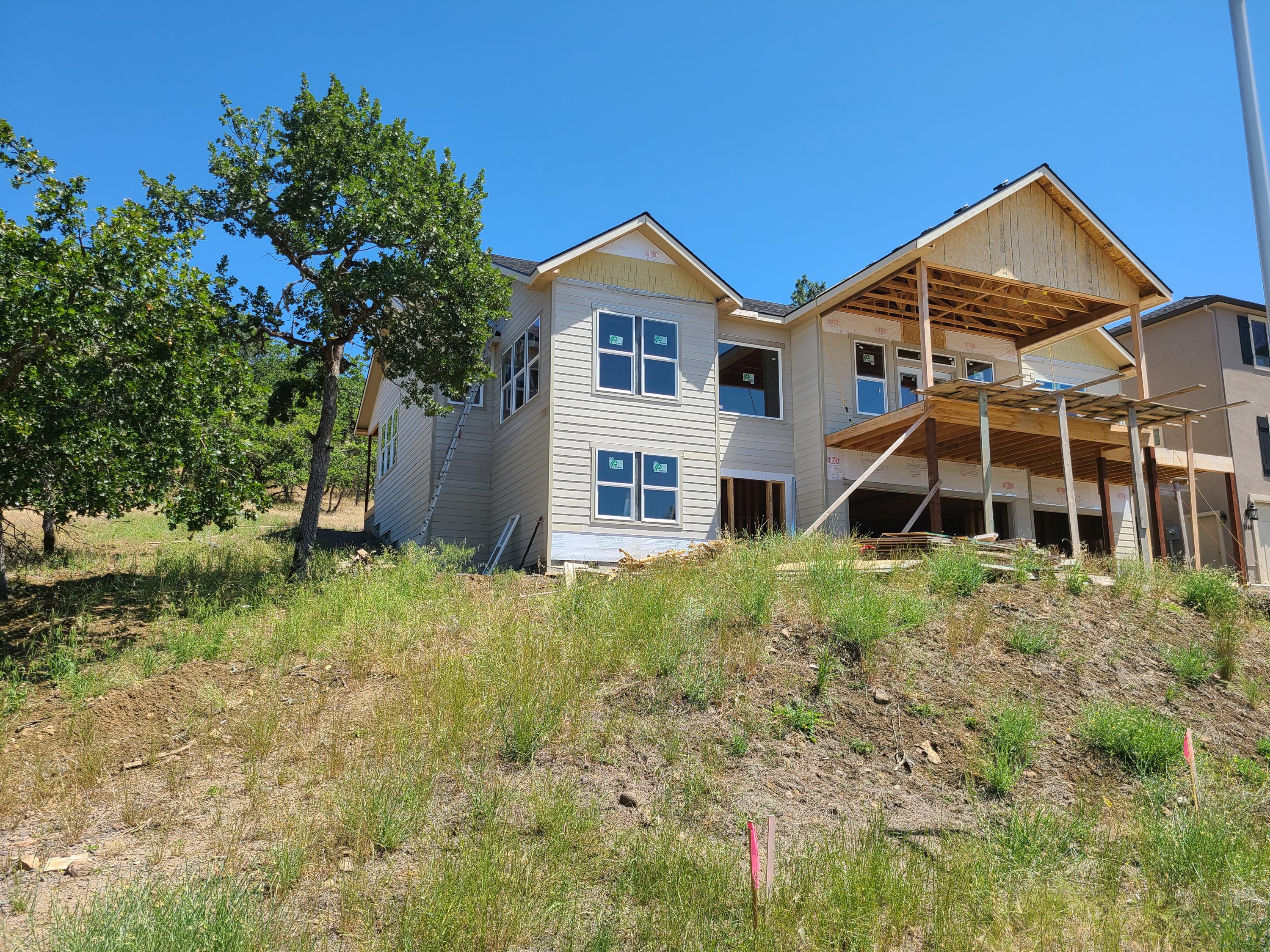 1366 Poppy Ridge Drive Eagle Point, OR 97524 - Photo 21 of 22 20200702_143016