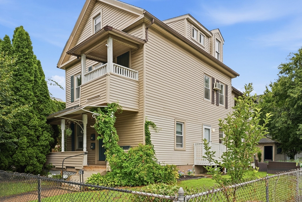 161 New Bridge Street West Springfield, MA 01089 - Photo 3 of 38