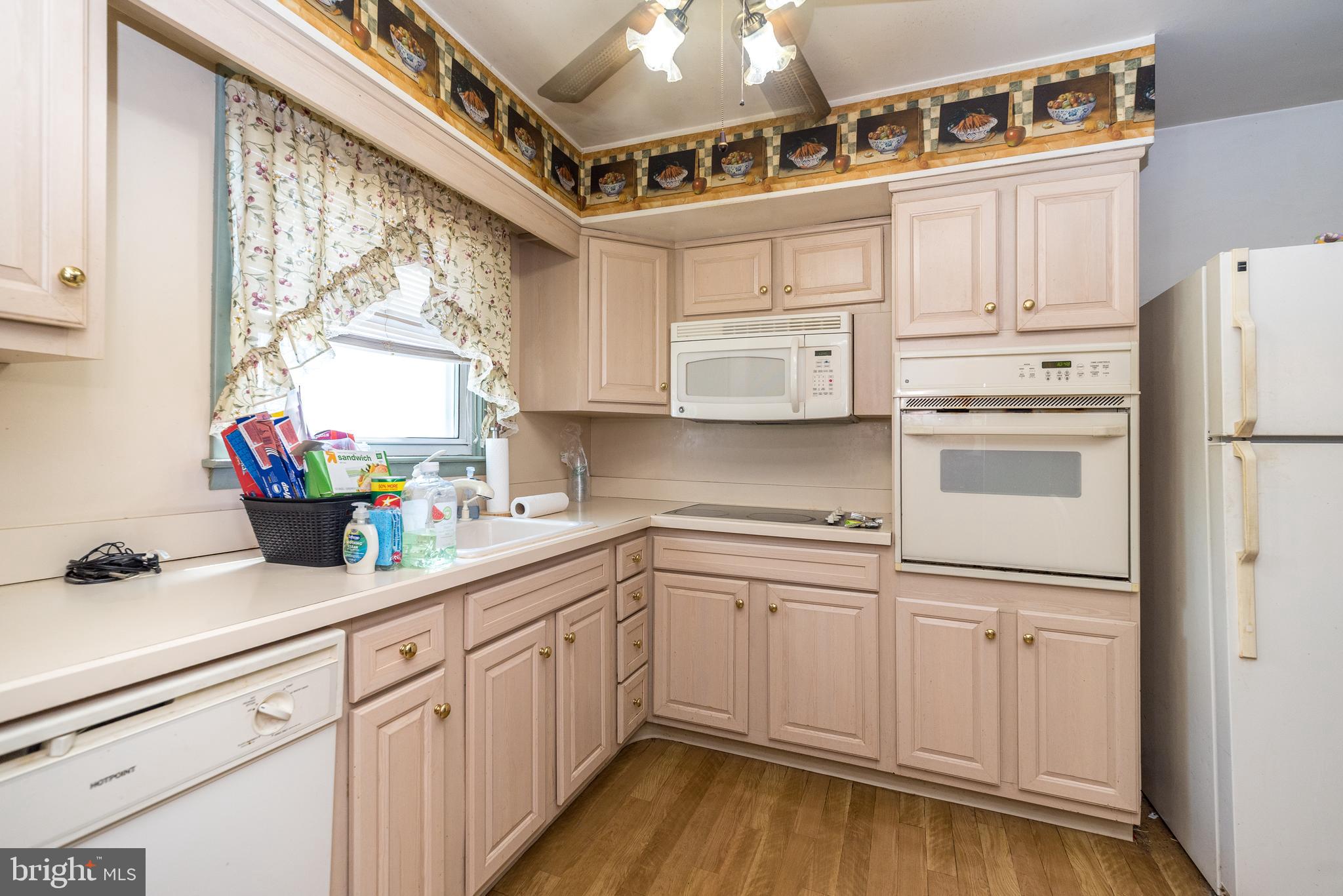 716 Springdell Road King of Prussia, PA 19406 - Photo 10 of 40 Kitchen