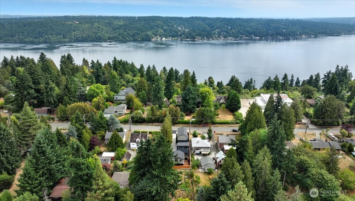 13047 39th Avenue Northeast, Unit A Seattle, WA 98125 - Photo 23 of 23