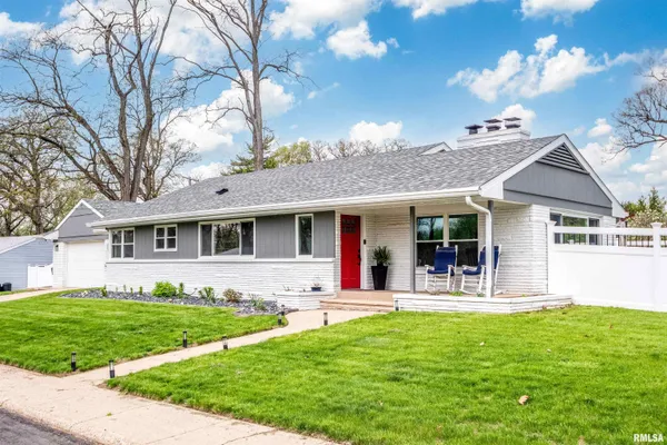$407,500 | 721 East White Oak Court, Peoria, IL 61614