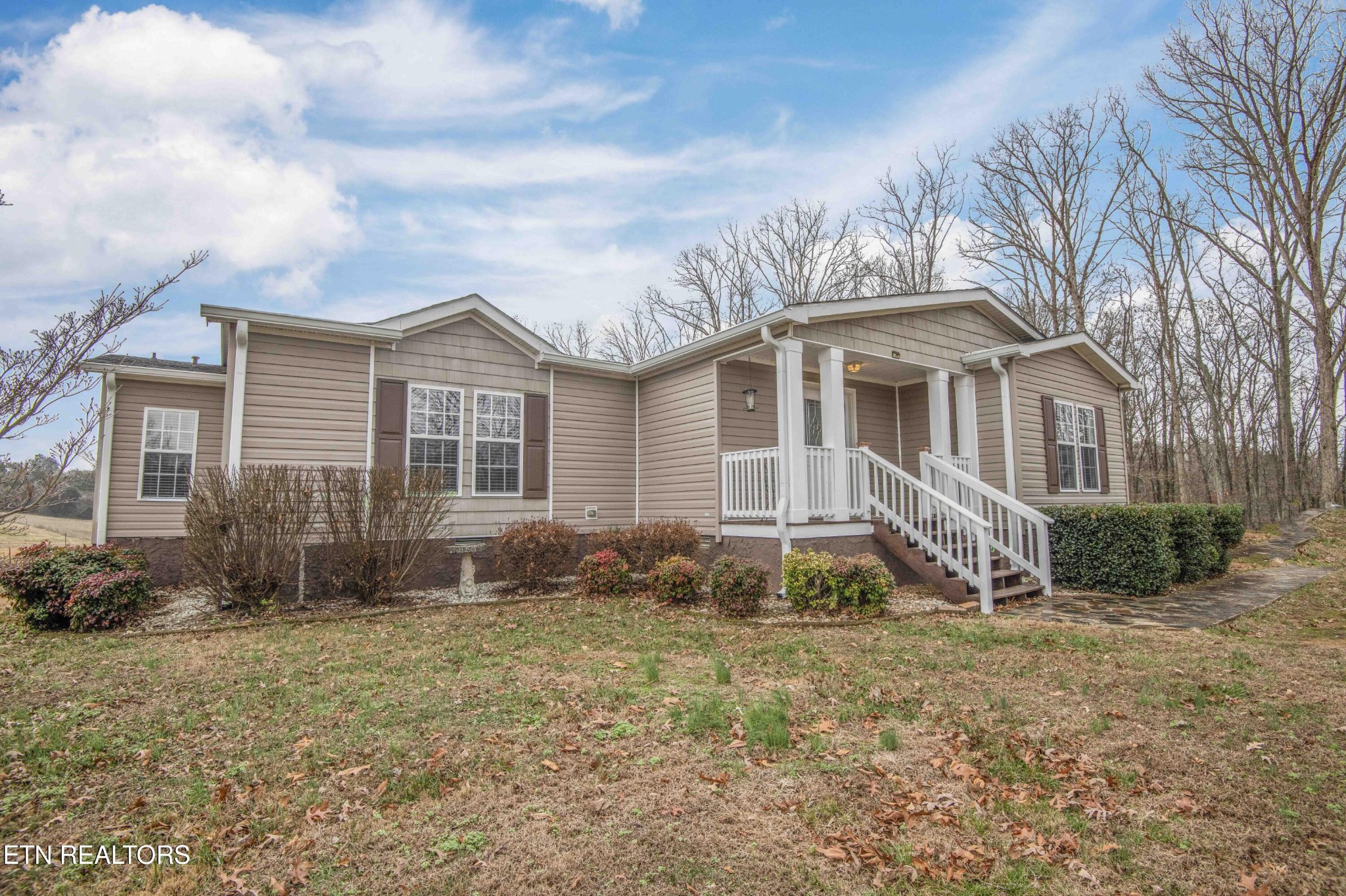 18200 Sunnyside Road Philadelphia, TN 37846 - Photo 2 of 43 Gallery Image 2