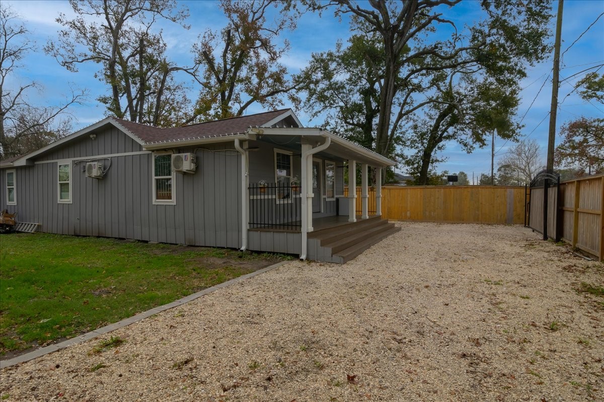 9306 Bertwood Street Houston, TX 77016 - Photo 4 of 27