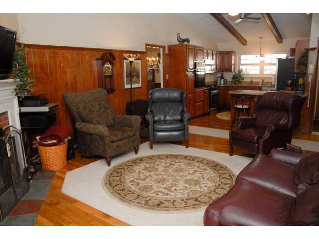 3126 Carisbrook Road Columbus, OH 43221 - Photo 9 of 25