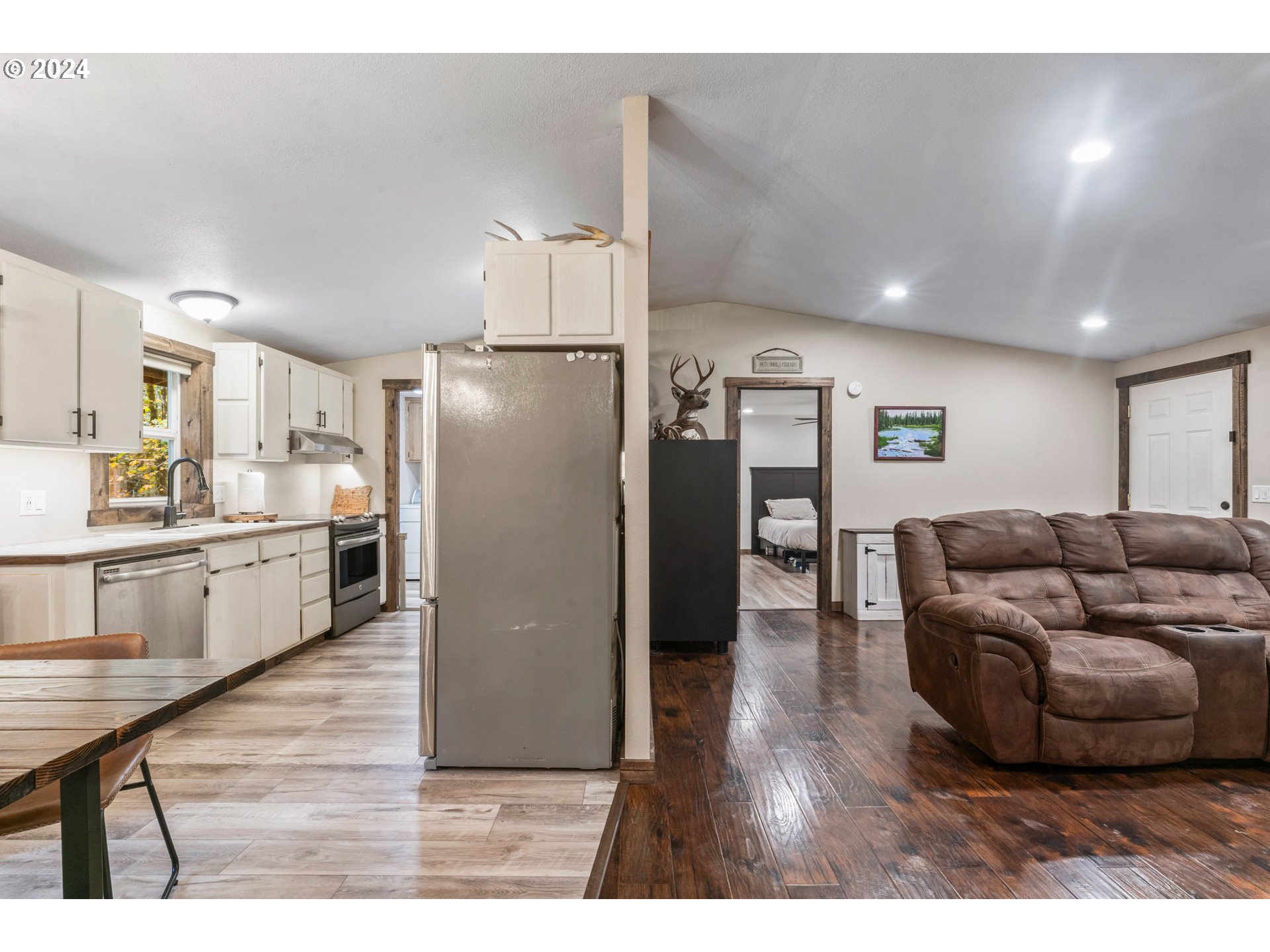 36568 Parsons Creek Road Springfield, OR 97478 - Photo 11 of 45 Gallery Image 11