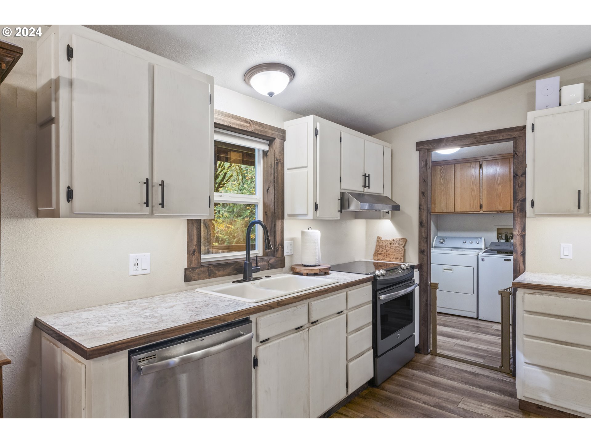 36568 Parsons Creek Road Springfield, OR 97478 - Photo 13 of 45 Gallery Image 13