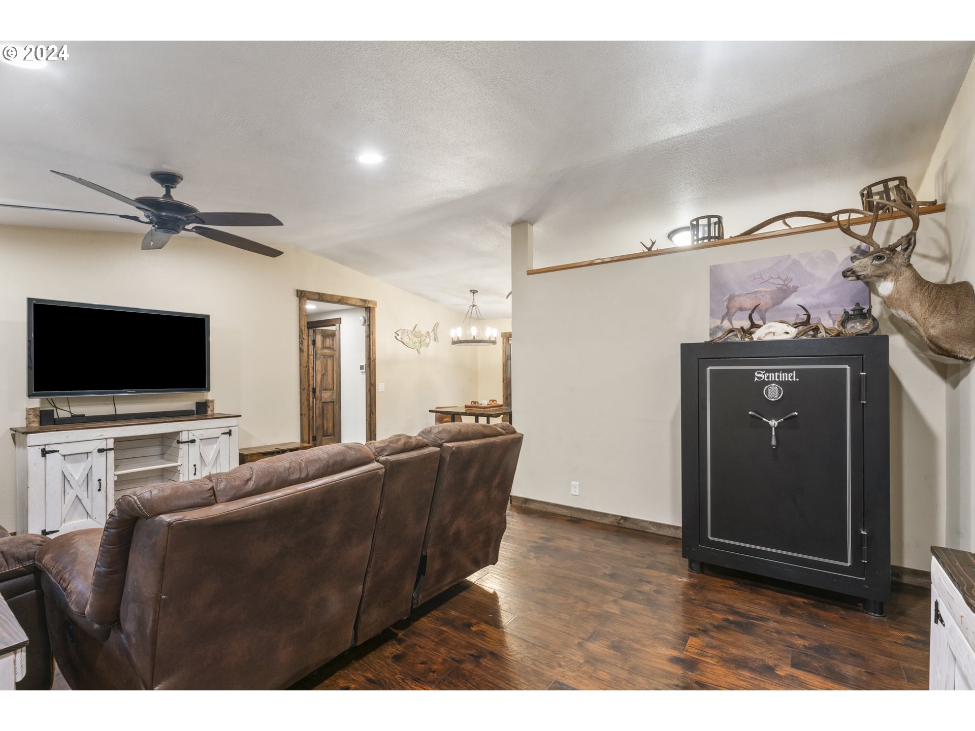 36568 Parsons Creek Road Springfield, OR 97478 - Photo 6 of 45 Gallery Image 6