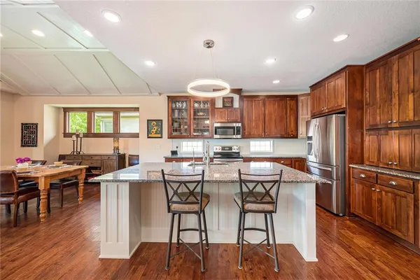 $700,000 | 26793 West 100th Place, Olathe, KS 66061