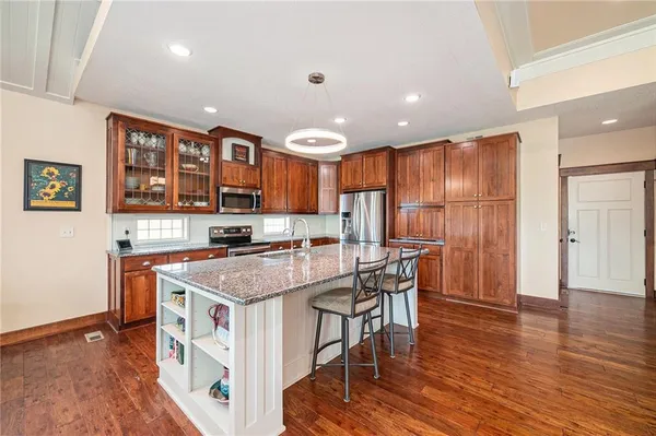 $700,000 | 26793 West 100th Place, Olathe, KS 66061